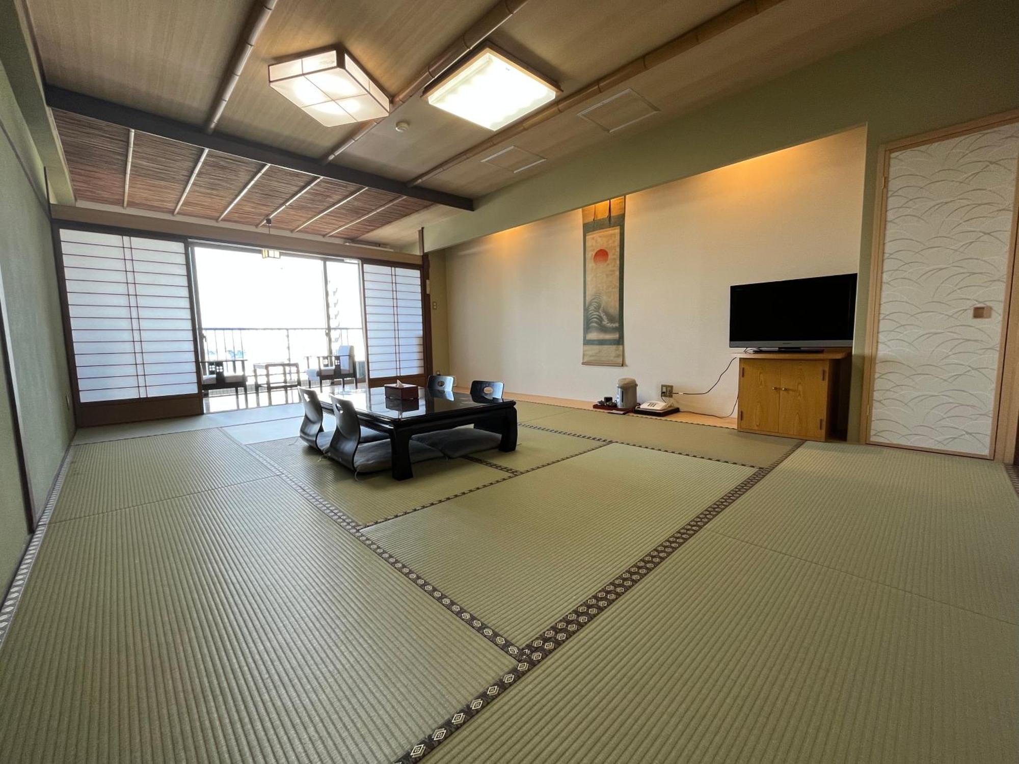 Shirahama Onsen Kisyu Hanto Rum bild